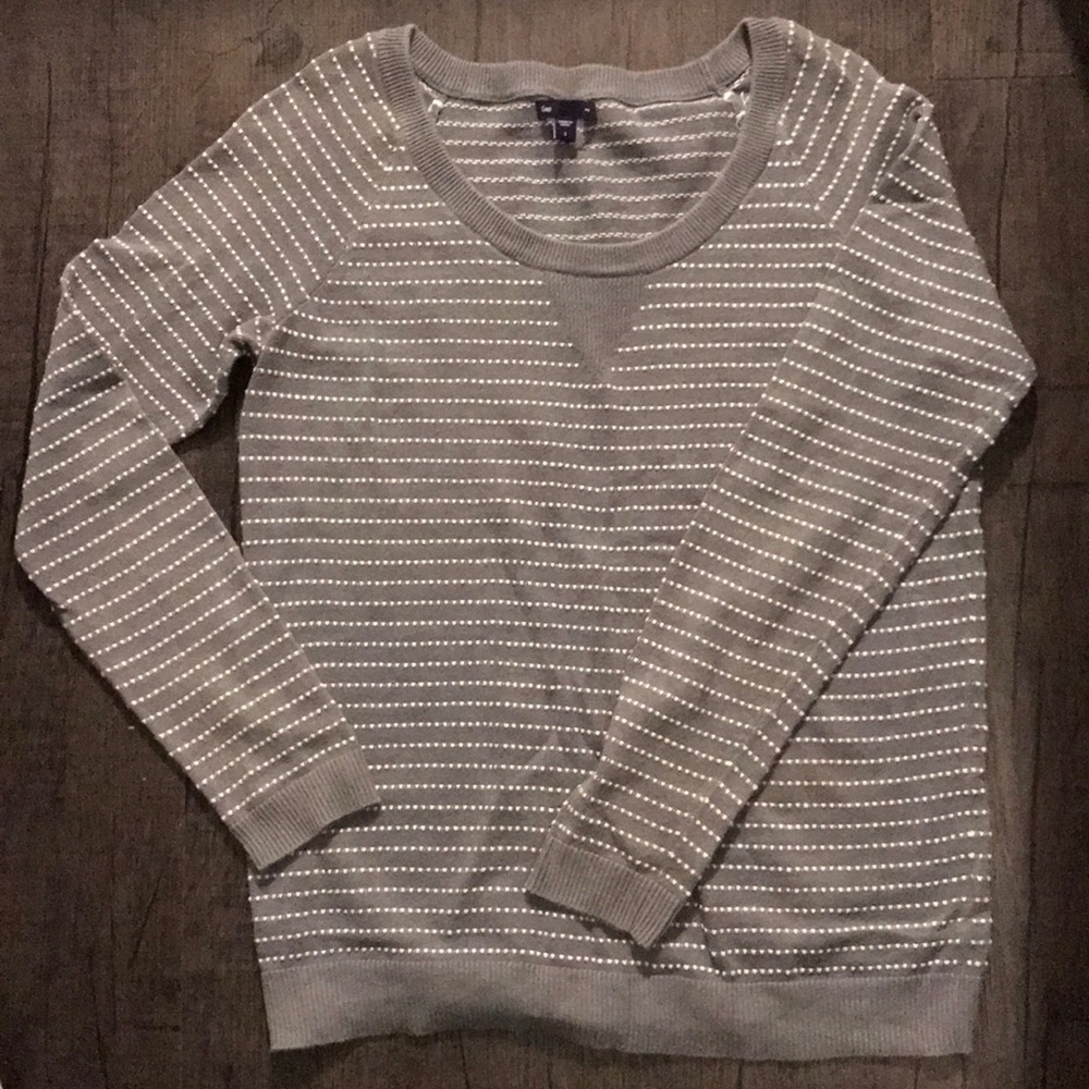 Gap sweater